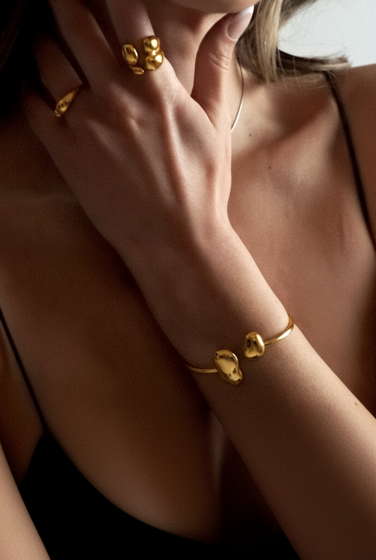 Sculptra Bangle Gold