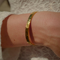 STRIKE BANGLES