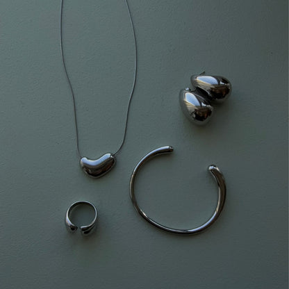 Sculpt Drop Necklace